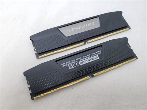 CMK32GX5M2B6400C32 /バルク 各サイトで併売につき売切れのさいはご容赦願います。