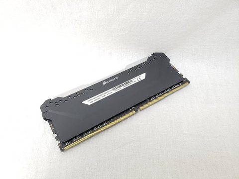 PC4-25600(DDR4 3200) 8GB /バルク 各サイトで併売につき売切れのさいはご容赦願います。