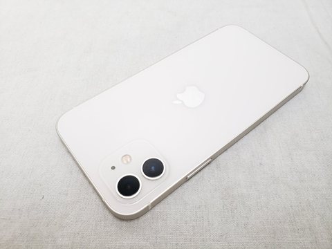 iPhone12 64GB ホワイト /NGHP3J/A docomo 【SIMロック解除品】 各サイトで併売につき売切れのさいはご容赦願います。